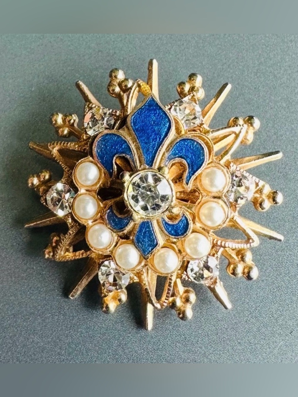 Vintage Gold Blue Enamel Fleur de Lis
Starburst Brooch Pin Rhinestone Pearl 1"